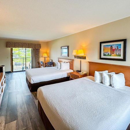 Days Inn By Wyndham Mackinaw City - Lakeview Exterior photo